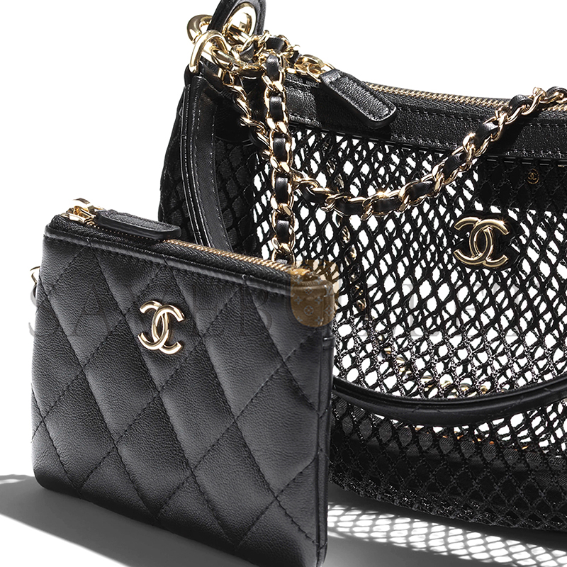 CHANEL CLUTCH WITH CHAIN MESH, SHINY LAMBSKIN & GOLD-TONE METAL BLACK AP4573 (22*15*6cm) CHANEL CLUTCH WITH CHAIN MESH, SHINY LAMBSKIN & GOLD-TONE METAL BLACK AP4573 (22*15*6cm)
